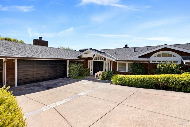 Building Photo - 186 Stewart Dr