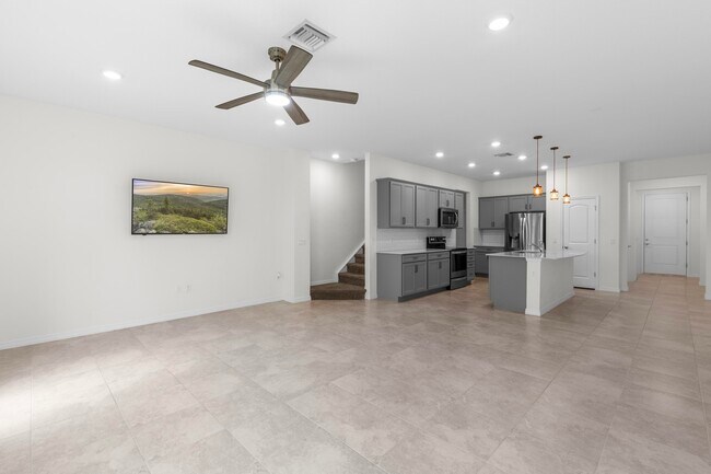 Building Photo - 8612 Escue St