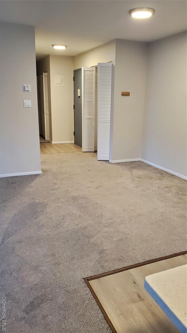 Building Photo - 460 Old Town Rd