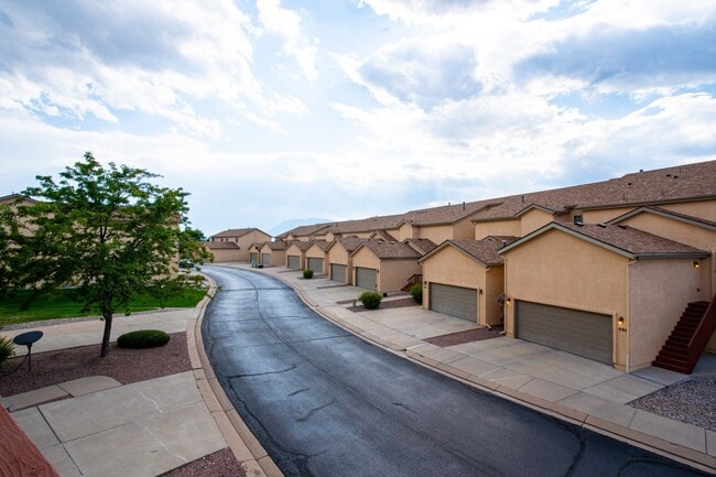 Building Photo - 615 Bosque Vista Point