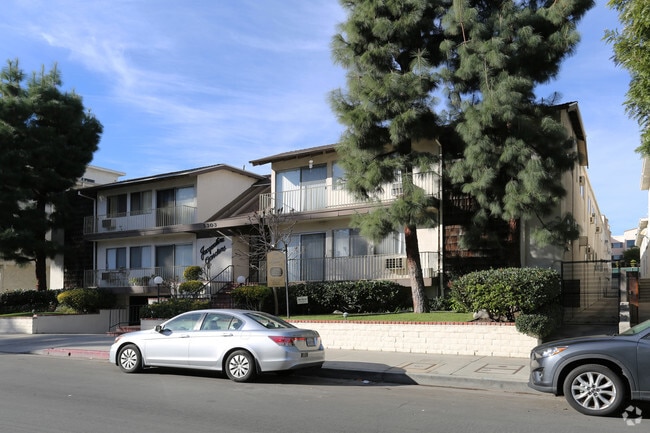 Primary Photo - Jacqueline Gardens Apartments