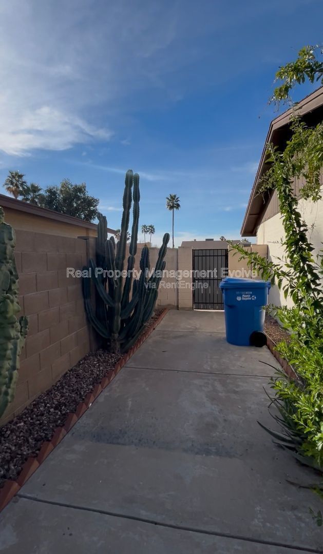 Building Photo - 4428 E Joan De Arc Ave