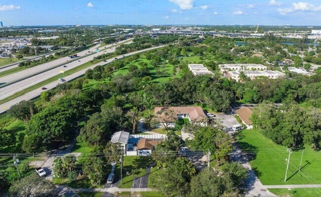 Interior Photo - Edgewood Apartments LLC