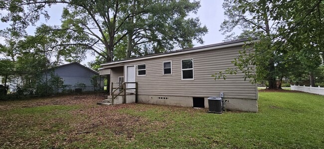 Building Photo - 1528 S Park Ave