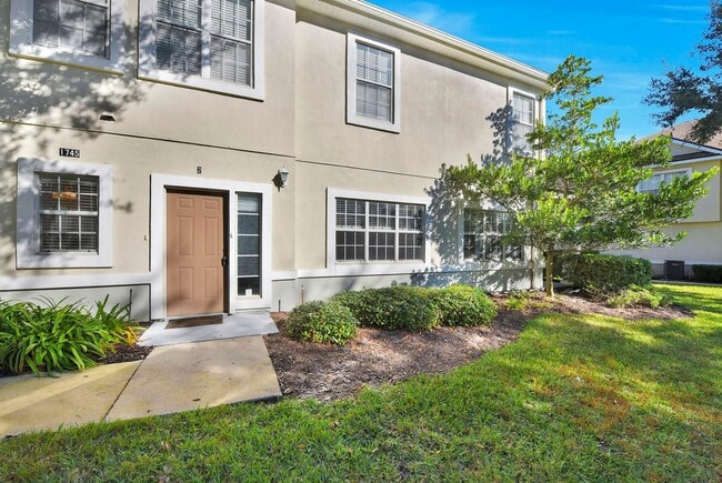 Building Photo - Bright and Spacious Townhome in Gate Community