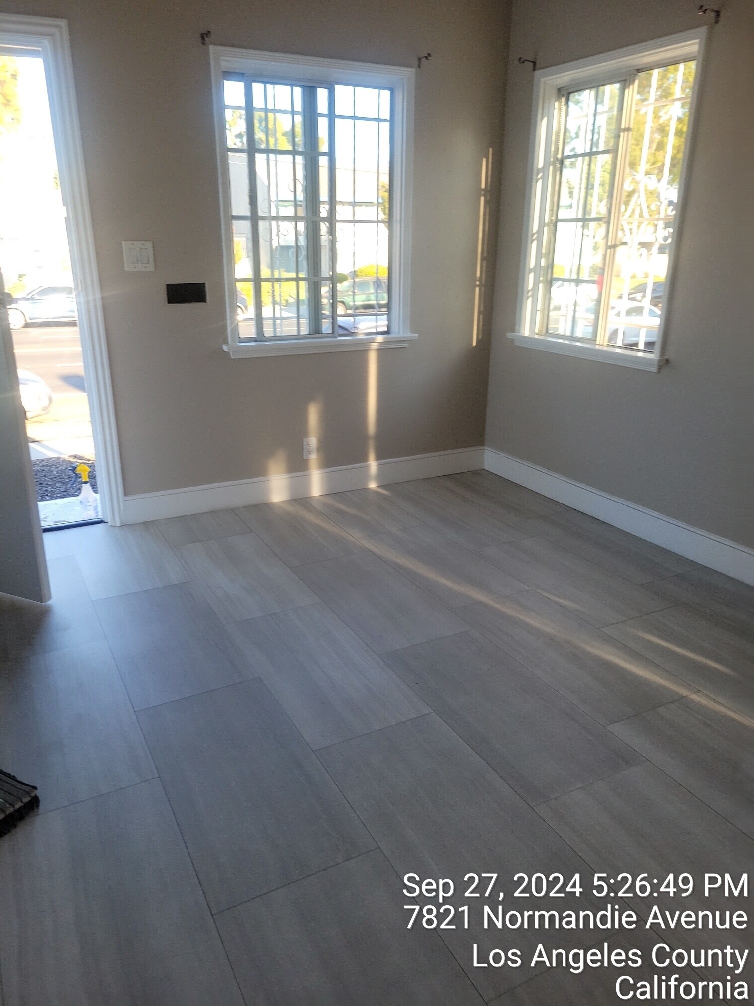 Building Photo - 7823 S Normandie Ave