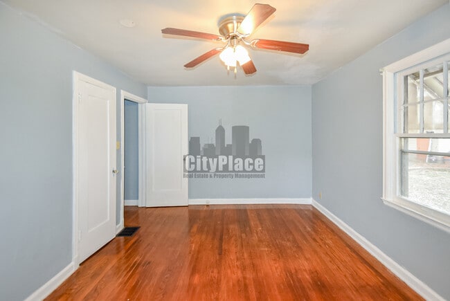 Building Photo - 912 N Bancroft St