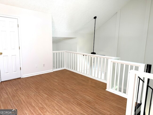Building Photo - 2802 Pine Valley Way NW