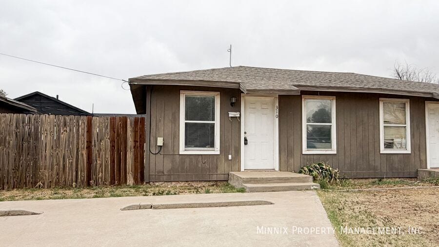 Building Photo - 310 E Lynn St