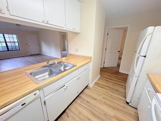Building Photo - 3417 Sedona Loop