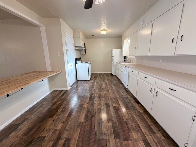 Building Photo - 2113 S Loop 289