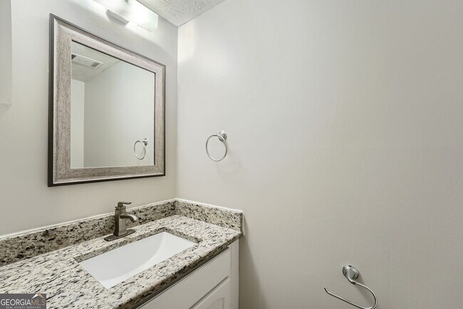 Building Photo - 493 Old Canton Rd