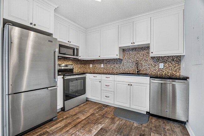 Building Photo - 507 Stinson Dr