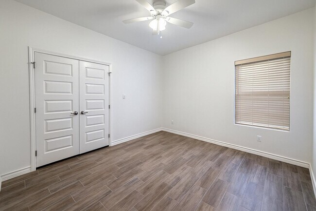 Building Photo - 5702 Moses Lp