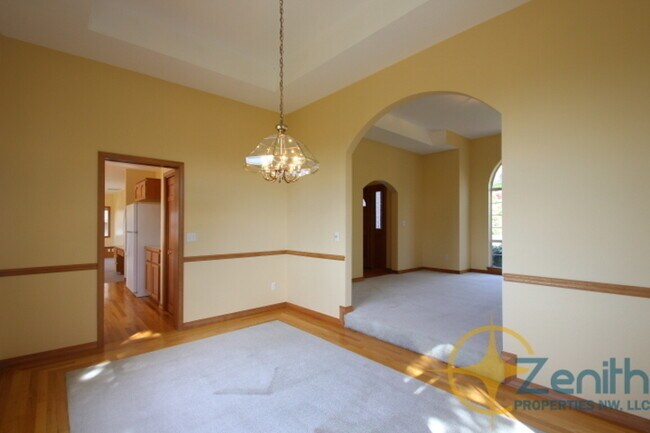 Building Photo - 2914 NW 9th Ave