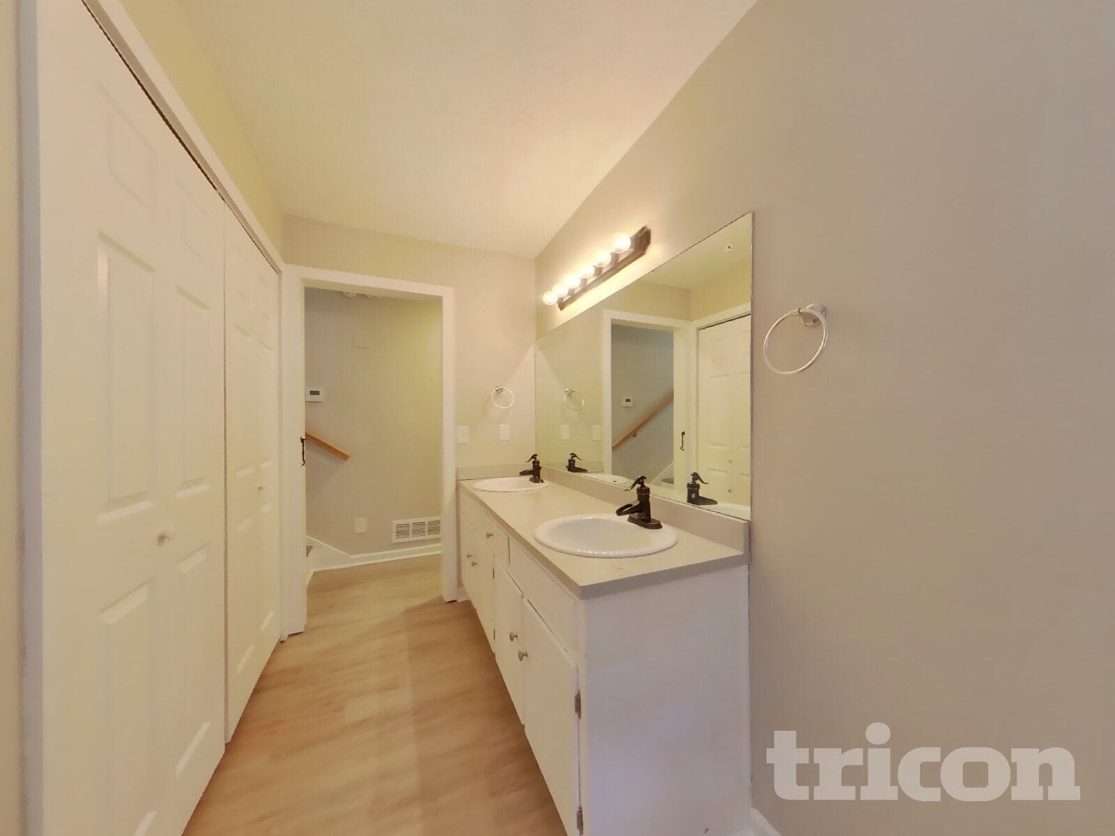 Building Photo - 324 Pioneer Cir