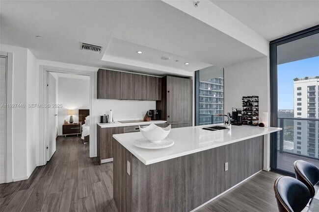 Building Photo - 801 S Miami Ave