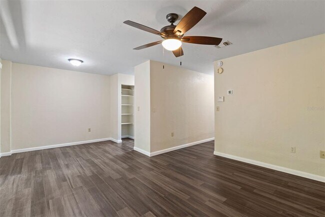 Building Photo - 2635 SW 35th Pl