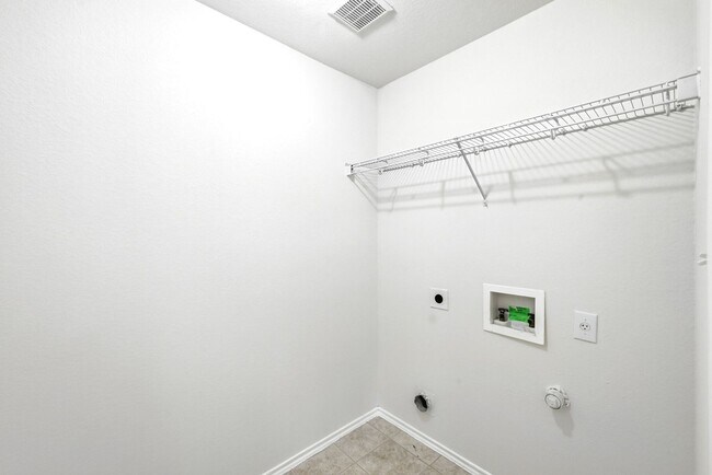 Building Photo - 220 Peppergrass Cove