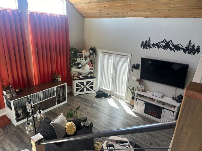 Building Photo - 1839 S Rocker Rd