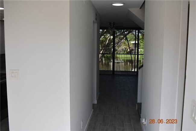 Building Photo - 2930 SW 87th Terrace