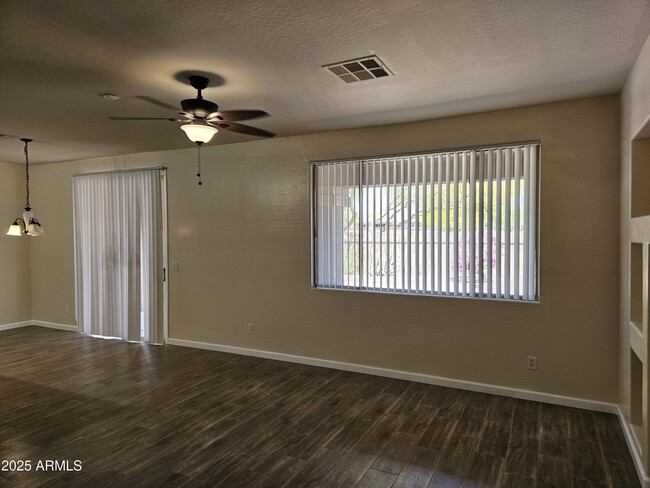 Building Photo - 14574 W Shaw Butte Dr