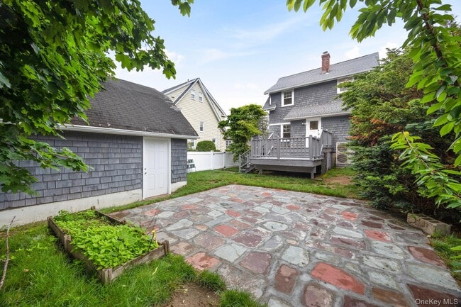 Building Photo - 56 Anderson Ave