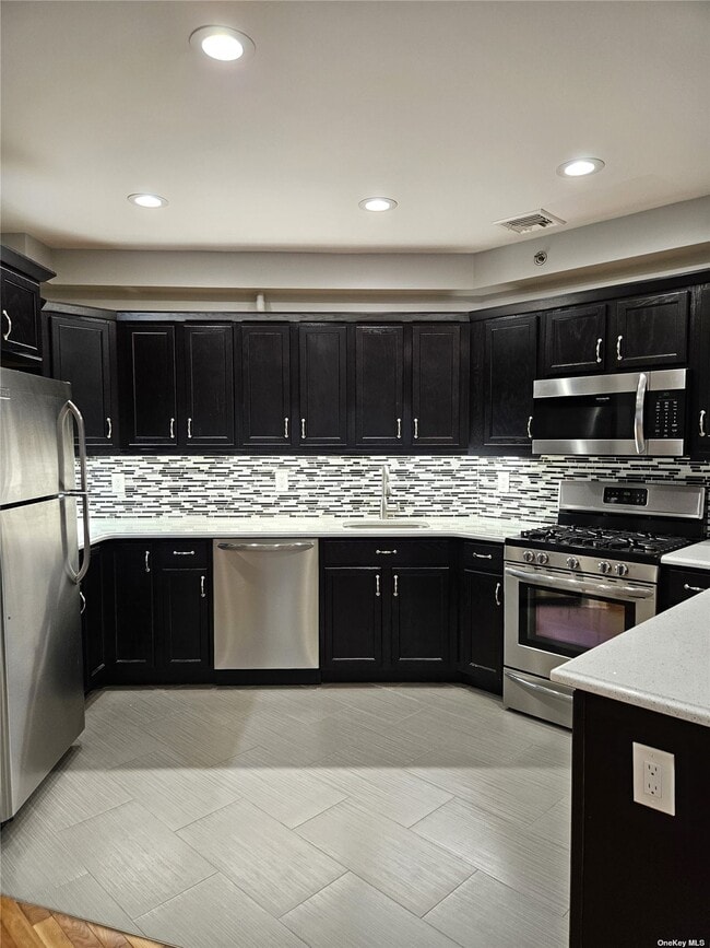 Building Photo - 93 Hempstead Ave