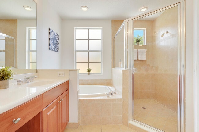 Building Photo - 2568 Gardens Pkwy
