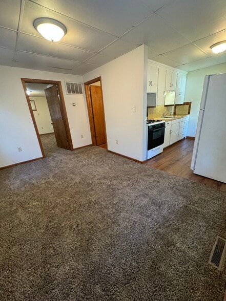 Building Photo - 416 S 3rd St