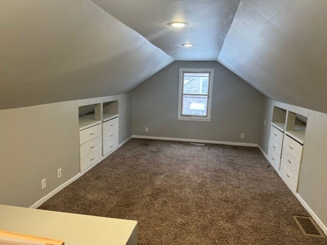 Building Photo - 3bd/1bath House in Minneapolis!