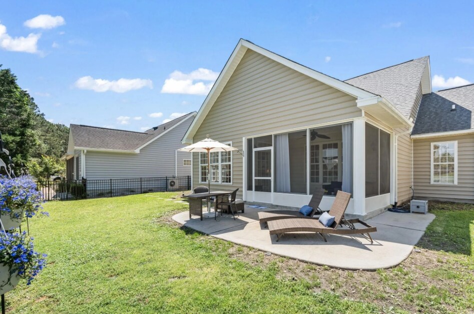 Building Photo - 136 Regency Dr
