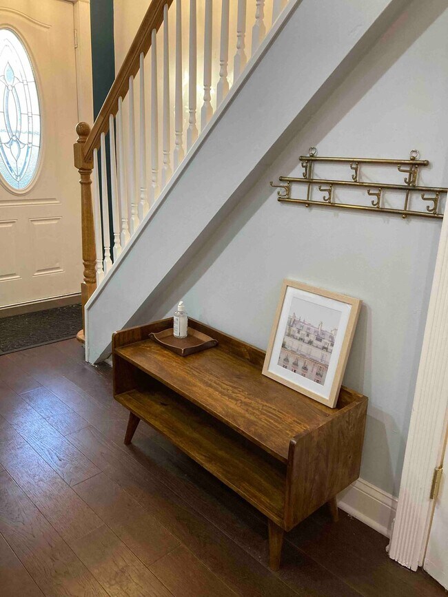 Building Photo - 15 Bond St