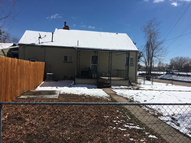 Building Photo - 1205 Yarrow St
