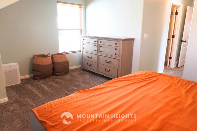 Building Photo - 10983 Sunup Way