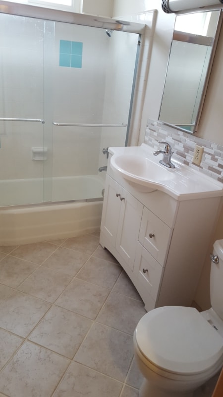 Building Photo - 520 S Flower St