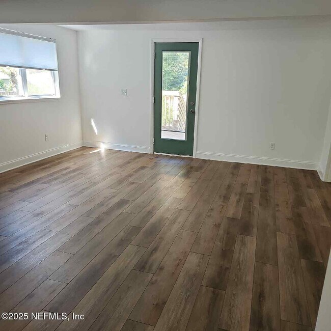 Building Photo - 1503 Broome St