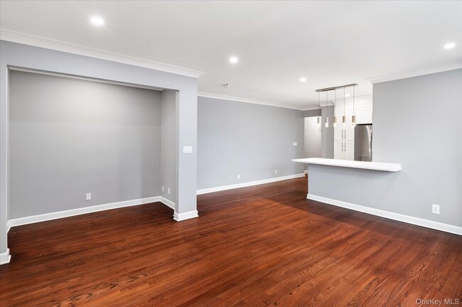 Building Photo - 1133 Midland Ave