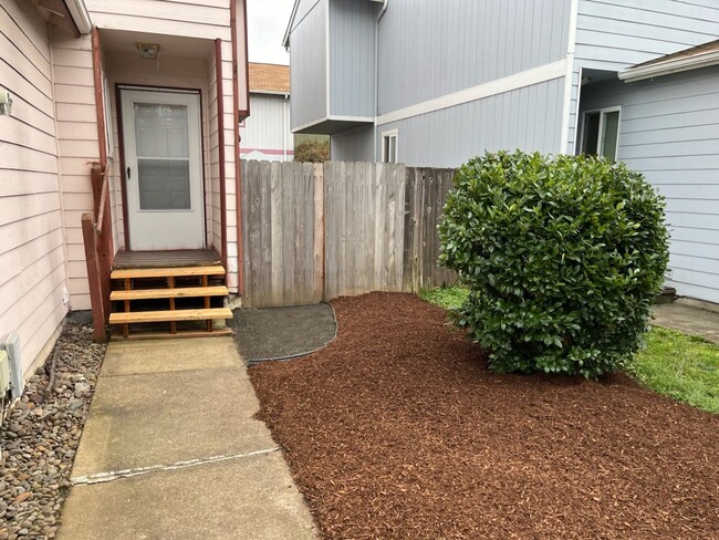 Building Photo - *Move In Special, Half off Rent! (See ad for details)*3 Bedroom Home!