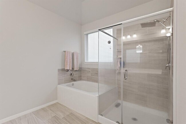 Building Photo - 18018 Svensson Slade Ln
