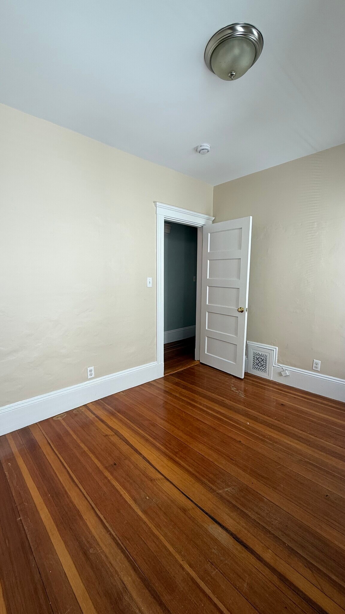 Building Photo - 86 Conwell Ave