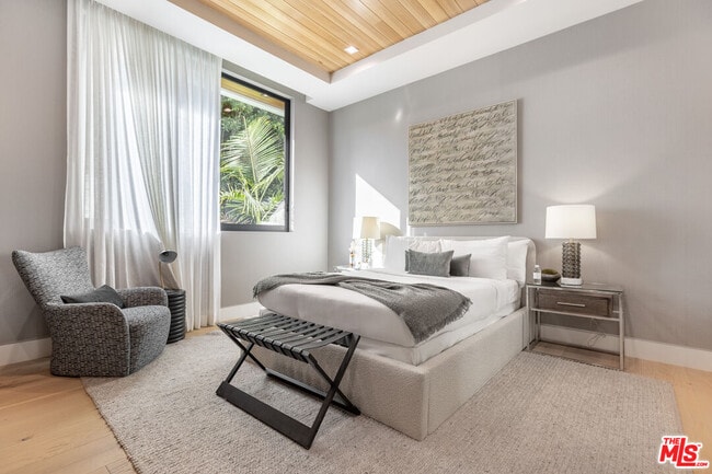 Building Photo - 1033 Somera Rd