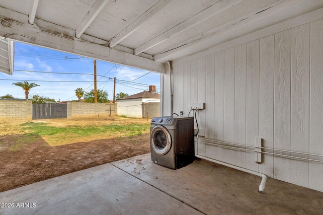 Building Photo - 3428 W Willetta St