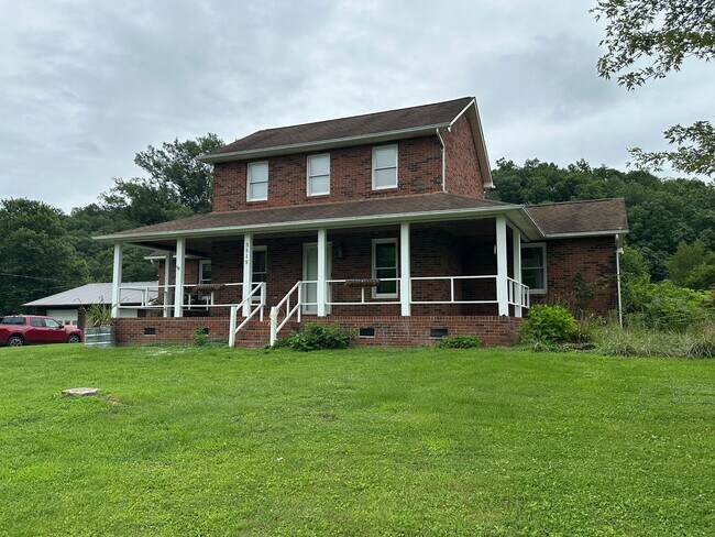 Building Photo - 3 bedroom, 2 bath house in Kingsport