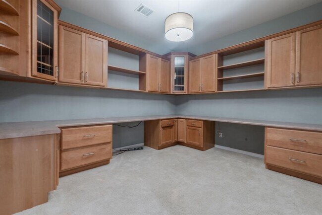 Building Photo - 9408 Castle Pines Dr