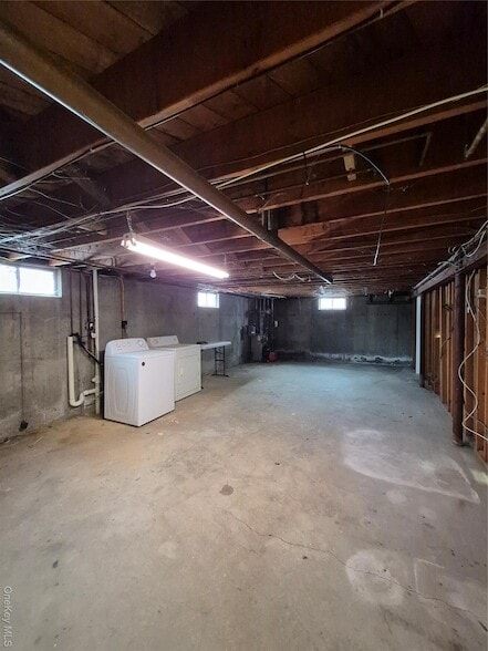 Building Photo - 907 1st St