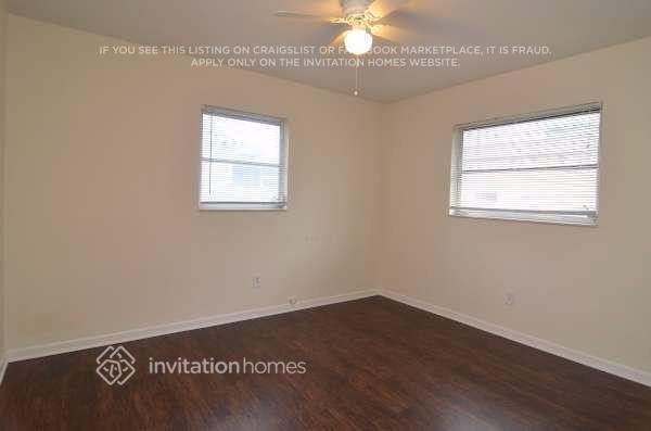 Building Photo - 11124 64th Terrace N