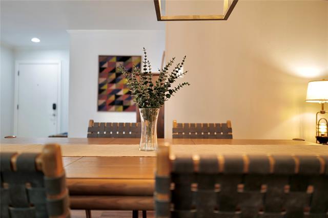 Building Photo - 3000 Townbluff Dr