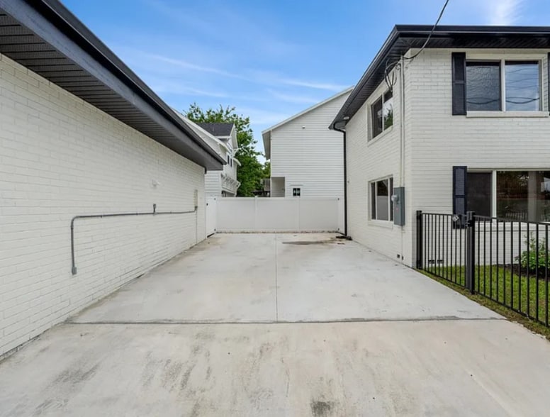 Building Photo - 4501 N Highland Ave