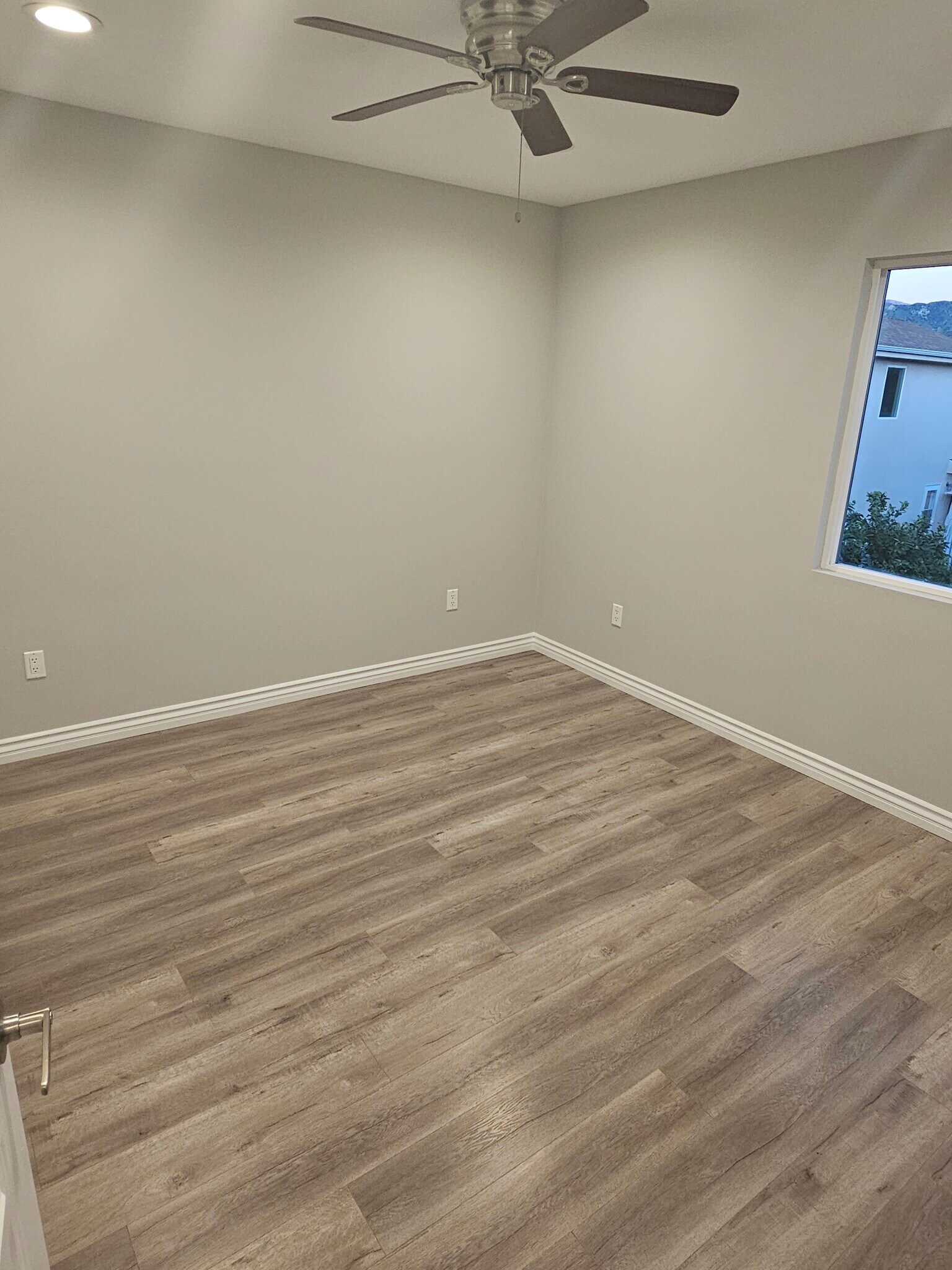 Building Photo - 7544 Denny Ave